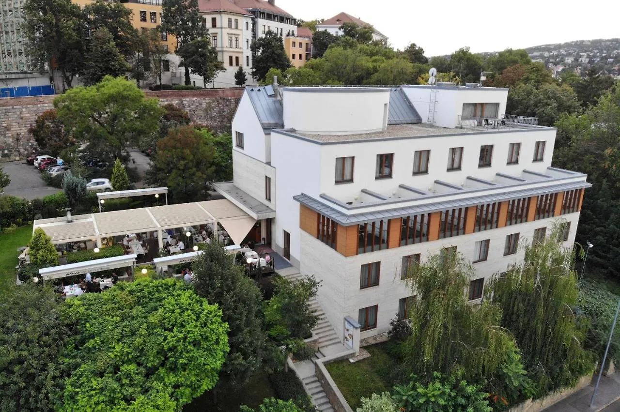 ****  Hotel Castle Garden Budapest Hungary