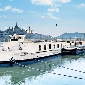 Botel Onriver Hotels - Ms Cezanne, Budapest