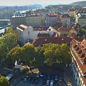 Pytloun Old Armoury Szálloda