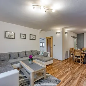 Suki Apartman